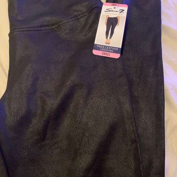 ULTRA HIGH RISE SCULPTING LEGGING - Picture 4 of 5